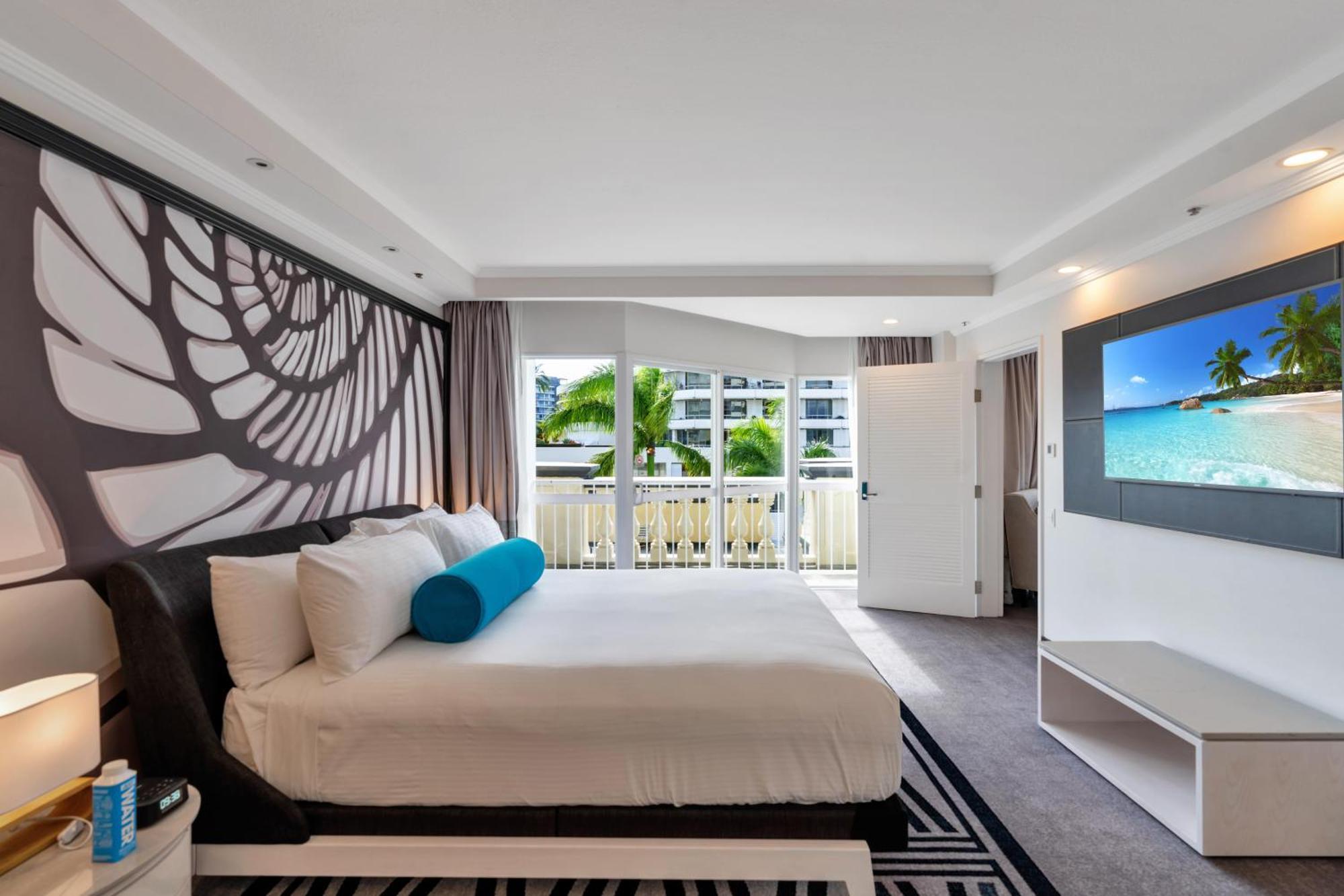 Pullman International Hotel 5*